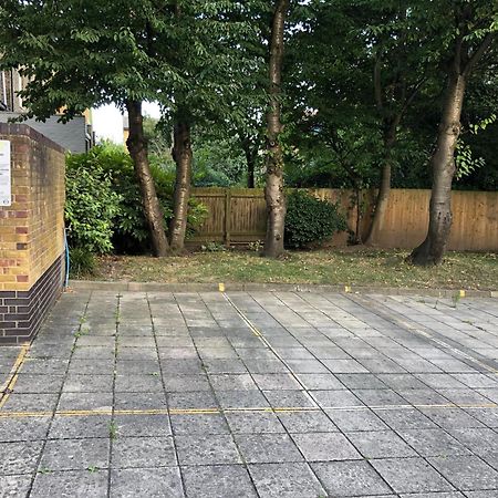 Cosy 2 Bedroom Flat In Manor House 런던 외부 사진