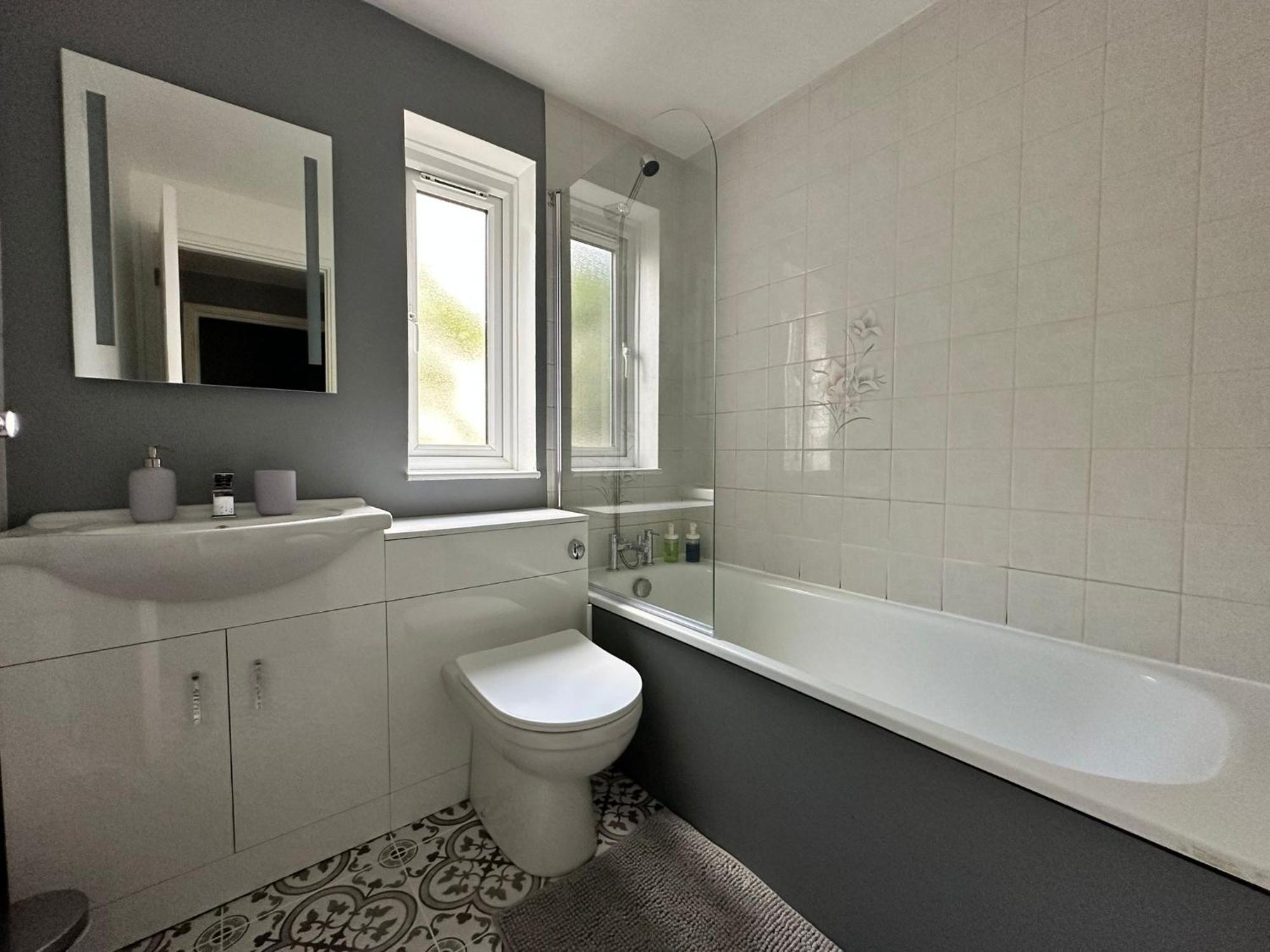 Cosy 2 Bedroom Flat In Manor House 런던 외부 사진