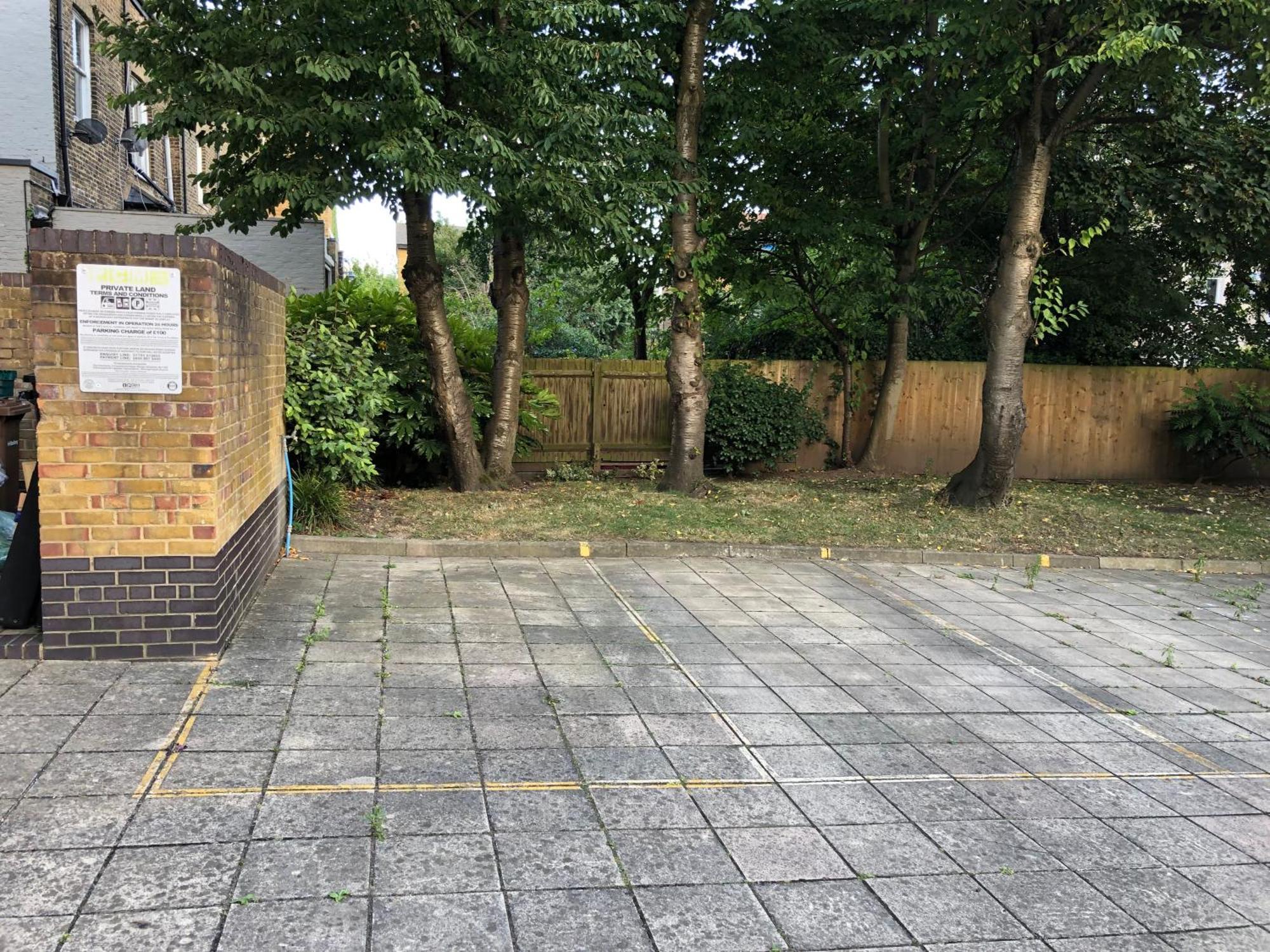 Cosy 2 Bedroom Flat In Manor House 런던 외부 사진