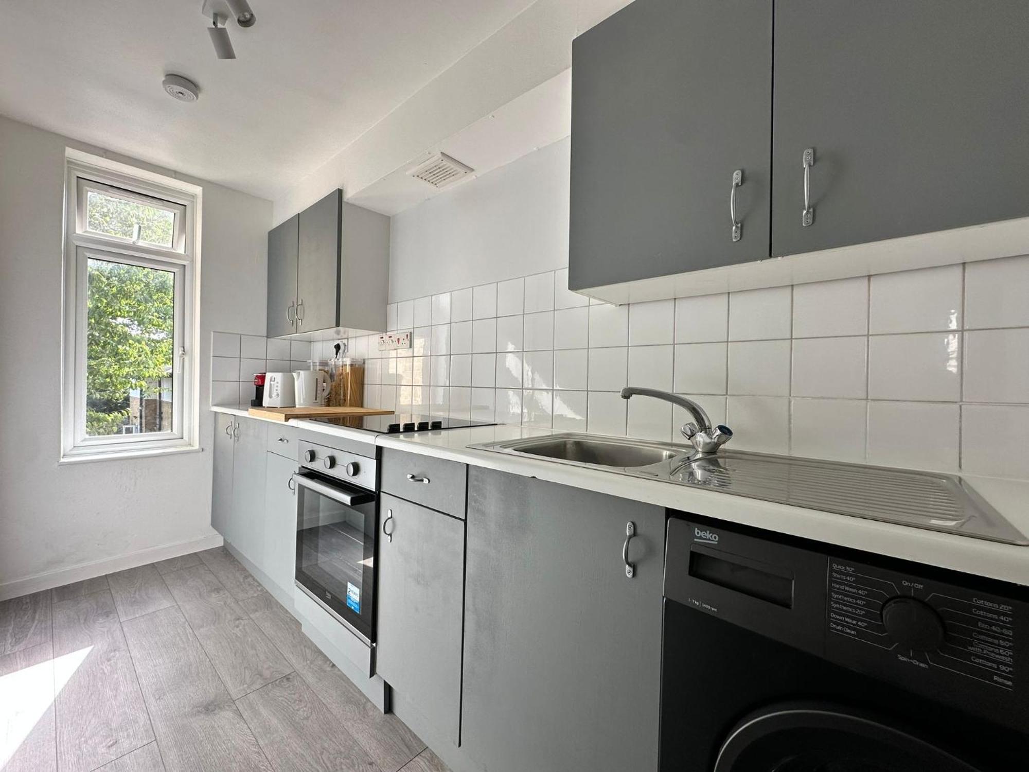 Cosy 2 Bedroom Flat In Manor House 런던 외부 사진